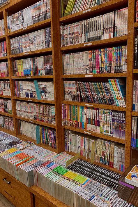 manga! Kinokuniya Bookstore, Otaku Room, Japan Aesthetic, Anime Life, Corner Bookcase, Bookstore, Book Worms, Bookcase, Books