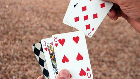 This is an easy and fun variation on the classic solitaire game. Additionally, it's much easier than many solitaire games. Nearly anyone can play, from age five and up. Because it doesn't require a lot of space to play, it's a great way to pass time in the car, on the bus or on a plane. Be careful, though. ... Games To Play By Yourself, Card Games To Play, Single Player Card Games, Card Games For One, Solitaire Cards, Solitaire Card Game, Solitaire Game, Hand Games, Car Card