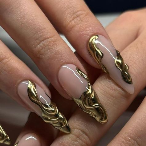 MADRINAILS on Instagram: "Goooold @thereal_emaa ✨⭐️ #gold #goldnails #chromenails #chrome #nailchrome #3dnailart #nailsnailsnails #naildesign" Jelly Stickers, Gold Chrome Nails, 3d Nail Designs, Chrome Nail Art, Milky Nails, Chrome Nails Designs, Gold Nail Designs, Mirror Nails, Metallic Nails