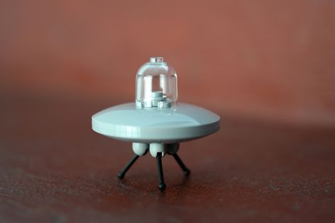 Tiny Lego Creations, Lego Mini Ideas, Lego Spaceship Ideas, Small Lego Ideas, Mini Lego Ideas, Lego Rocket, Lego Key Holders, Mini Lego Builds, Lego Space Station