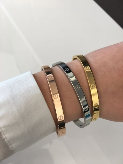 Cartier Love Bracelet Diamond, Stylish Jewelry Accessories, Dope Jewelry Accessories, K Design, Love Rings, Jewelry Product Shots, Pretty Jewelry Necklaces, Expensive Jewelry Luxury, Fancy Jewellery Designs