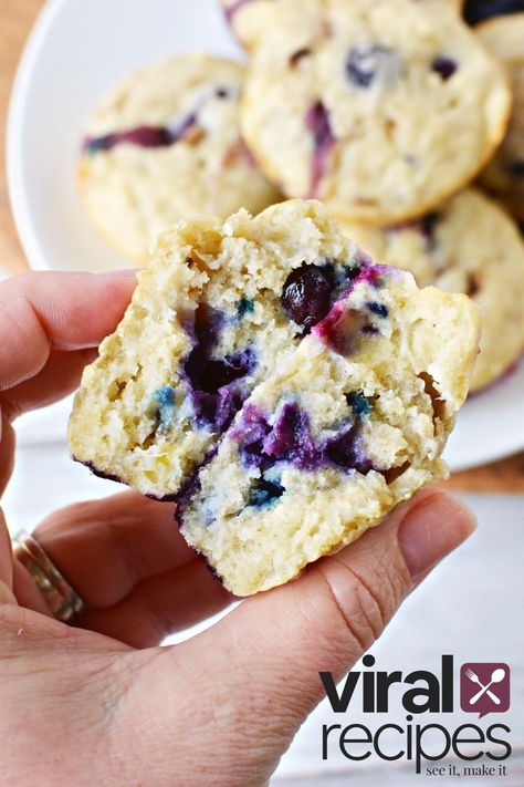 Dog Friendly Muffins, Muffins For Dogs, Dog Muffins Recipe, Blueberry Dump Cake Recipes, Salty Side Dish, Dog Muffins, Strawberry Angel Food Cake, Cherry Cobbler Recipe, Easy Dump Cake Recipe