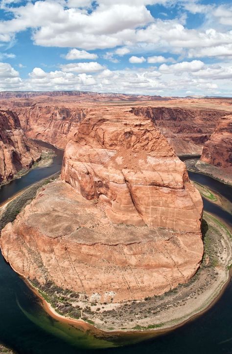 Like a mini Grand Canyon, Horseshoe Bend is a perfect bend in the Colorado River cut into the sandstone near the town of Page in Arizona. Horseshoe Bend Arizona, Glen Canyon Dam, Southwest Usa, Arizona Photography, Page Arizona, Arizona Road Trip, West Coast Road Trip, Epic Photos, Arizona Travel