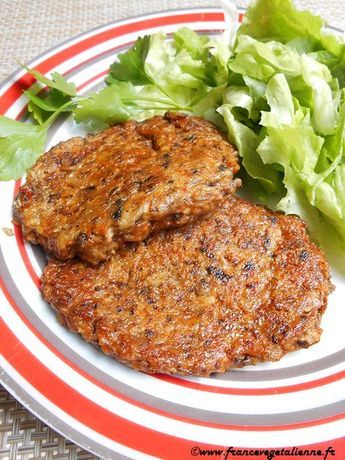 "Steaks" aux champignons (recette végétalienne) Plus Vegan Steak, Healthy Vegan Snacks, Vegan Burgers, Vegan Cooking, Vegan Snacks, Going Vegan, Raw Food Recipes, Veggie Recipes, Healthy Cooking