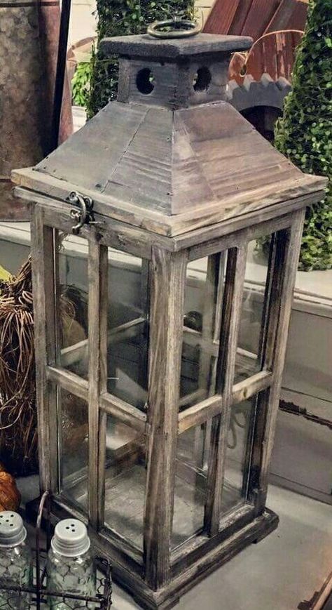 Wooden Lanterns Diy, Wood Lanterns, Rustic Wood Lanterns, Wooden Lantern, Wood Carving Furniture, Beautiful Birdhouses, Simple Wood Carving, Wood Craft Projects, Wood Crafting Tools