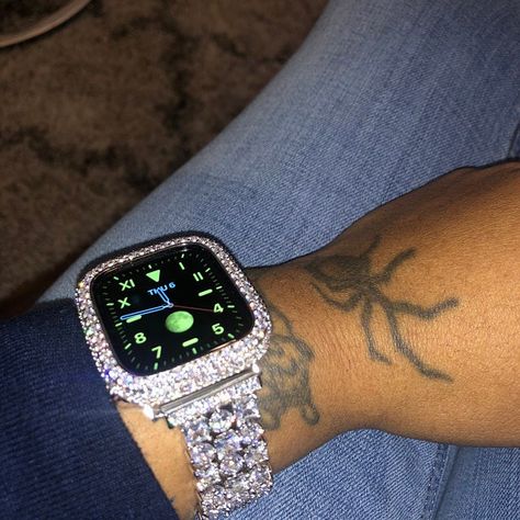 Silver Apple Watch, Apple Watch Cover, Apple Watch Hacks, New Apple Watch Bands, Silver Apple, Apple Watch Fashion, Rose Gold Apple Watch, Gold Apple Watch, Rhinestone Watches