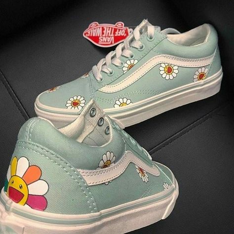 Custom Vans Old Skool, Vans Old Skool Custom, Vans Shoes Old Skool, Vans Shoes Fashion, Vans Aesthetic, Vans Shoes Women, Custom Vans Shoes, Cute Vans, Girls Football Boots