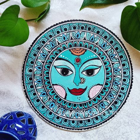 This madhubani inspired moon made last week... supposed to post a long back but couldn't...due to busy in family get-together ❤ Done on MDF Size- 10" round Colour using @fevicrylacryliccolours Varnish done to protect the artwork 😍 Madhubani Moon Painting, Madhubani Painting In Circle, Madhubani Circle Designs, Moon Wall Decor, Tiny Canvas, Mandala Book, Moon Made, Easy Mandala, Circle Canvas