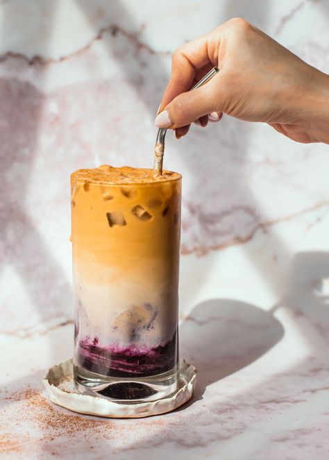 Blueberry Iced Latte — saltnpepperhere Special Coffee Drinks, Coffee Shop Flavor Ideas, Blueberry Coffee Syrup Recipe, Blueberry Coffee Recipe, Blueberry Cold Foam, Summer Coffee Recipes, Special Coffee Recipes, Creative Coffee Drinks, Pretty Coffee Drinks