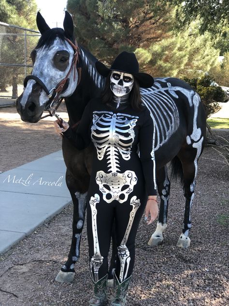 Horse Skeleton Costume, Skeleton Cowgirl Costume, Halloween Horse Costumes, Horse Halloween Costumes, Sugar Skull Girl, Horse And Human, Hot Halloween Outfits, Horse Mane, Equestrian Aesthetic