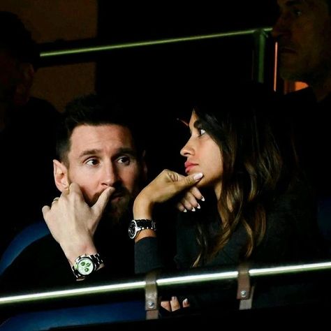 Messy Girl Aesthetic, Messi And Wife, Antonella Messi, Sports Drawing, Wallpaper Sport, Lionel Messi Posters, Aesthetic Sports, Sports Wallpaper, Messi Poster