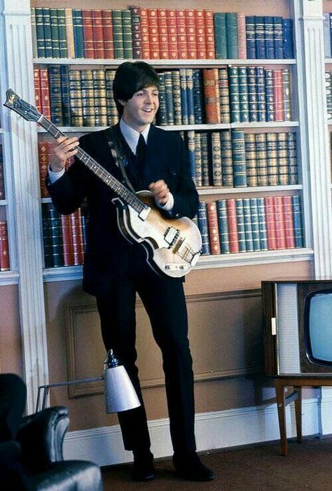 CUTIE PAULIE ❤🎸❤ Stuart Sutcliffe, Beatles Christmas, Beatles John Lennon, Jane Asher, Ed Sullivan Show, All My Loving, Beatles Photos, Beatles Pictures, Sir Paul