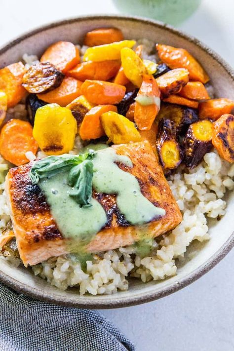 Fodmap Recipes Salmon, Low Fodmap Pescatarian Recipes, Salmon Low Fodmap, Paleo Low Fodmap Recipes, Low Fodmap Bowl Recipes, Low Fodmap Fish Recipes, Low Fodmap Salmon Recipes, Low Fodmap Sauces, Low Fodmap Mediterranean Recipes