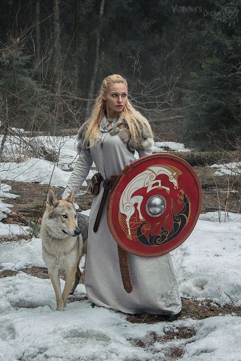 Viking Warrior Woman, Viking Aesthetic, Viking Cosplay, Viking Character, Odin Thor, Wolves And Women, Viking Women, Nordic Vikings, Shield Maiden