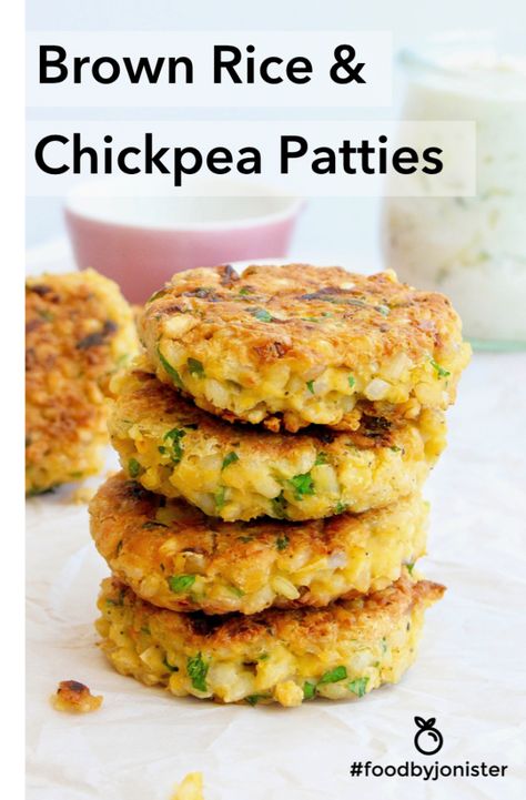 Brown Rice and Chickpea Patties - #foodbyjonister Chickpea Fritters, Chickpea Patties, Chickpea Burger, Chickpea Soup, Vegetarian Dish, Brown Rice Recipes, Avocado Sauce, Patties Recipe, Chickpea Recipes