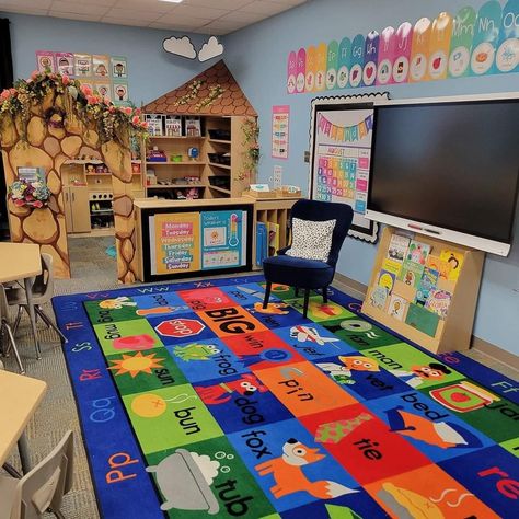 Childcare Center Ideas, Prek Room Set Up Ideas, Pre K Classroom Ideas, Pre K Classroom Themes, Pre K Classroom Set Up, Prek Classroom Setup, Daycare Building, Classroom Areas, Preschool Classroom Layout