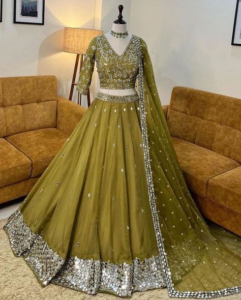 Trending Lehenga Designs, Trending Lehenga, Lehenga For Girls, New Lehenga, Haldi Dress, Lehenga Design, Bridal Lehenga Designs, Simple Lehenga, Latest Bridal Lehenga