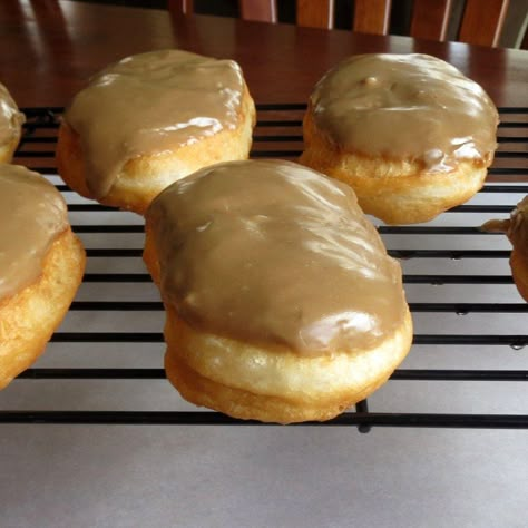 Homemade Maple Bars, Maple Bars Recipe, Disappointed In Myself, Maple Donuts, Maple Bars, Homemade Doughnuts, Inside Of Me, Sandra Lee, Canned Biscuits