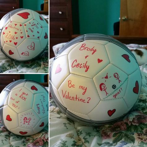 Happy Valentines Day! ❤ #soccer #boyfriend #valentine Soccer Bf Gift Ideas, Gift For Soccer Boyfriend, Soccer Boyfriend Gifts, Boyfriend Soccer Gifts, Cute Soccer Gifts For Boyfriend, Be My Valentine Poster Ideas, Poster For Soccer Boyfriend, Soccer Gifts For Boyfriend, Soccer Ball Gifts For Boyfriend