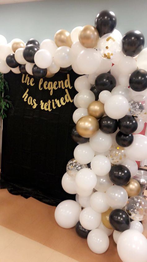 Backdrop For Retirement Party, Retirement Party Balloon Arch, Retirement Backdrop Ideas, Retirement Backdrop, Office Retirement Party, Retirement Decorations, 60th Birthday Decorations, Retirement Ideas, Celebration Balloons