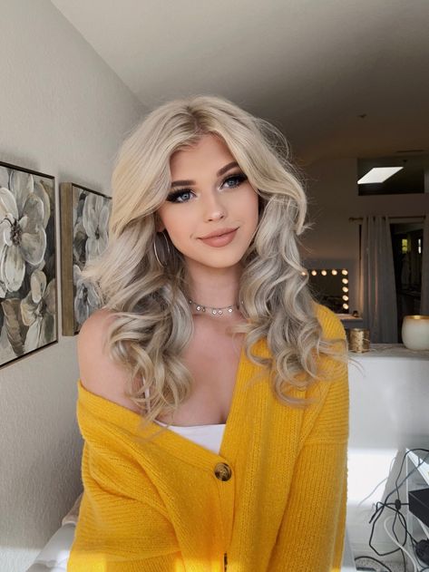 Loren Gray Snapchat, Grey Makeup, Loren Grey, Belle Silhouette, Loren Gray, Grey Outfit, Girl Face, Cute Hairstyles, Pretty People