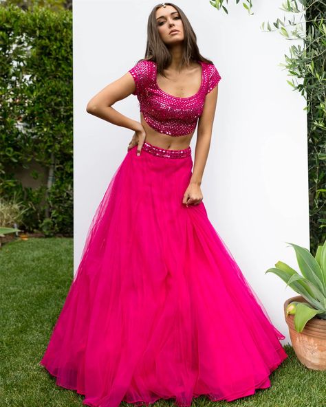 Hot Pink Mirror, Lehengas Wedding, Hot Pink Skirt, Hot Pink Blouses, Haldi Outfits, Indian Outfits Lehenga, Wedding Lehengas, Designer Lehengas, Indian Look