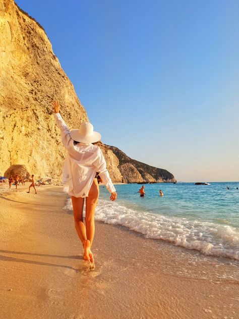 #travelgreece #lefkada #portokatsiki #traveltips #photography Lefkada Greece Photography, Lefkada Photo Ideas, Porto Katsiki, Beach Vacation Pictures, Photo Tricks, Beach Photo Inspiration, Greece Photography, Greece Holiday, Vacation Pictures