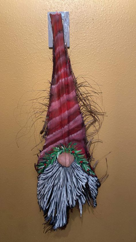 Palm Frond Art Diy, Palm Leaf Craft, Palm Frond Decor, Palm Bark Crafts, Gnomes On Palm Fronds, Reindeer Out Of Palm Fronds, Palm Fronds Crafts, Palm Fronds Art, Painting On Palm Fronds