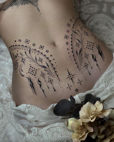 #Relationship# fashion# diy Tattoo Belly, Pelvic Tattoo, Tummy Tattoo, Stomach Tattoos Women, Mystical Tattoos, Belly Tattoos, Muster Tattoos, Ornamental Tattoo, Tattoos Geometric