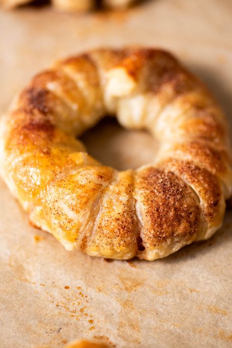 Puff Pastry Apple Donuts with Cinnamon Sugar Rotel Tacos, Apple Doughnut, Puff Pastry Apple, Doritos Taco, Cinnamon Sugar Apples, Apple Pastry, Taco Shell, Apple Puff Pastry, Apple Donuts