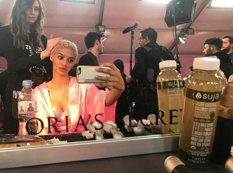 Check out every VS Show 2016 behind-the-scenes photo you need to see from your favorite supermodels, including Gigi Hadid and Kendall Jenner. Gigi Hadid And Kendall Jenner, Victoria Secret Runway, Find Love, Teen Vogue, Scene Photo, Modern Life, Gigi Hadid, Dating Advice, Kendall Jenner