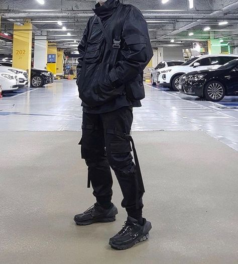 Male Techwear Aesthetic, Techwear Aesthetic Outfit, All Black Techwear, Men’s Tech Wear, Techwear Outfits Men, Tech Wear Aesthetic Men, Tech Core Fashion, Techwear Photoshoot, Techwear Fashion Men