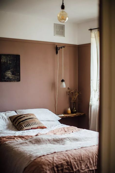 Bedroom Cosy, Best Bedroom Paint Colors, Bedroom Brown, Duvet Day, Warm Bedroom, Cosy Bedroom, Brown Bedroom, Pink Bedrooms, Best Paint Colors