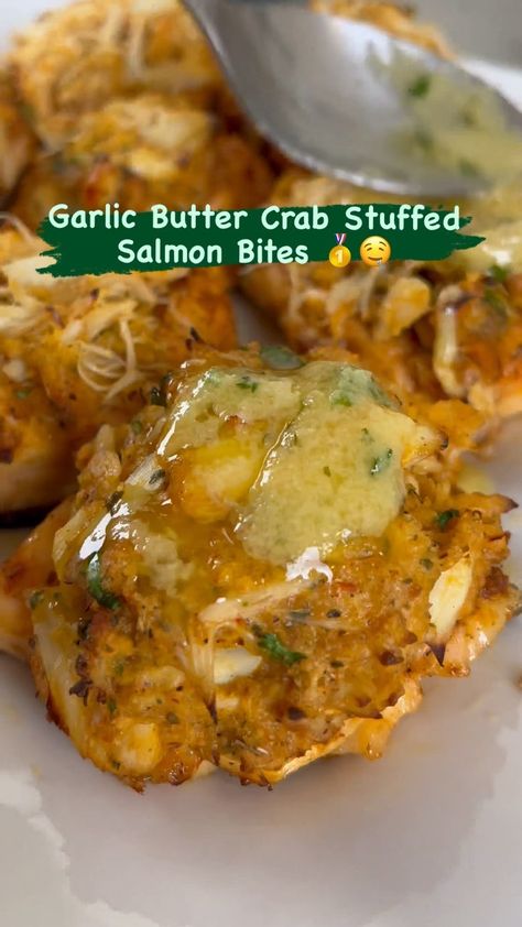 selfmadecoook on Instagram: Garlic Butter Crab Stuffed Salmon Bites 🥇🤤 Okay Listen I know some of you are probably tired of Salmon BUT HEAR ME OUT 🔥🔥 this is the ONE 🥇… Fancy Plates, Crab Stuffed Salmon, Salmon Appetizer, Lemon Garlic Butter Sauce, Salmon Filets, Stuffed Salmon, Salmon Roll, Salmon Bites, Garlic Butter Salmon