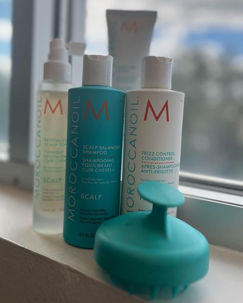 Healthy scalp for dayysss @moroccanoilpro @moroccanoil New Scalp Collection is a hair collection must have ✨ 🌸Purifying Scrub Gives you a deeper clean than just shampoo alone Reduces appearance of flakes, oil and buildup 🌸Scalp Balancing Shampoo and Conditioner Gently cools the scalp Increases Scalp Hydration 🌸Revitalizing Scalp Tonic Reduces fall out and shedding Makes hair feel fuller while making it stronger ⚡️ 6CH 7G 7CH #motroop #moroccanoilpartner #brunette #brunettebalayage Scalp Hydration, Balayage Brunette, Healthy Scalp, Hair Collection, Moroccan Oil, How To Make Hair, Shampoo And Conditioner, Deep Cleaning, Conditioner