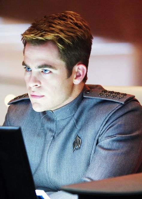 Chris Pine on Star Trek Into Darkness Star Trek: Voyager, Star Trek Reboot, Steve Trevor, James T Kirk, Star Trek 2009, Star Trek Captains, Star Trek Online, Deep Space Nine, New Star Trek