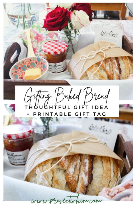 How to gift wrap a homemade sourdough bread loaf for gifts. Printable Gift Tag for Freshly Baked Bread. #gifttag #sourdoughbread #sourdough #giftideas #giftwrapping #housewarminggift Bread Christmas Gift, Sourdough Bread Loaf, Bread Christmas, Bread Gifts, Homemade Gift Baskets, Bread Packaging, Freshly Baked Bread, Christmas Bread, Homemade Sourdough Bread