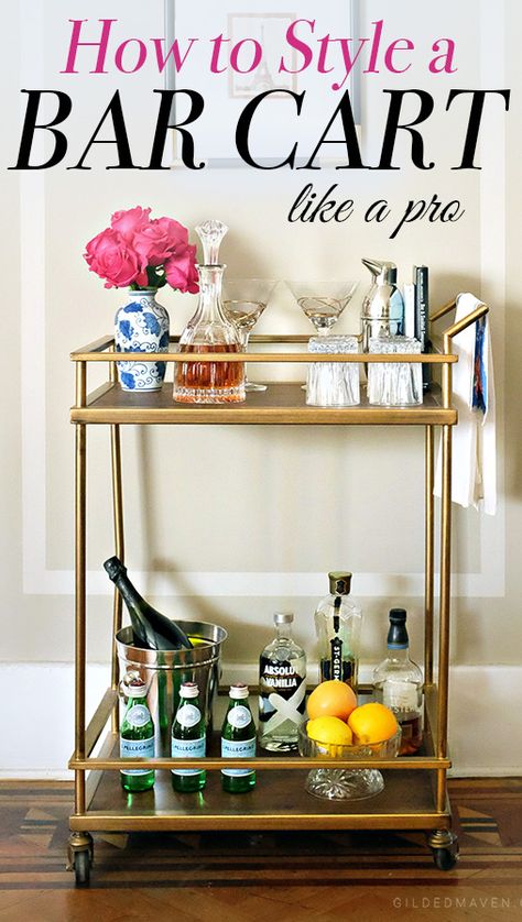 You must pin this! Such a GREAT post of do's and dont's for styling your bar cart! Makes it all super easy! Bar Cart Styling Apartments, Cart Display, Kitchen Bar Cart, Cart Bar, Diy Bar Cart, Gold Bar Cart, Cart Ideas, Outside Bars, Bar Hopping