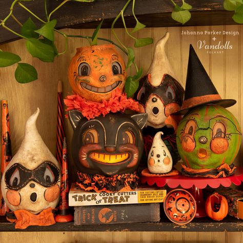 Partners in Craft Vandolls Folk Art — Johanna Parker Design Vintage Halloween Wreath, Vintage Halloween Crafts, Johanna Parker Halloween, Vintage Halloween Images, Halloween Folk Art, Arte Folk, Johanna Parker, Halloween Facts, Halloween Arts And Crafts