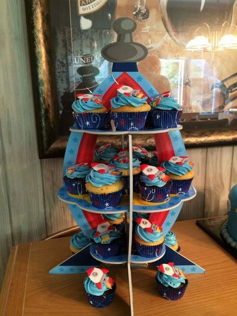 rocket ship cupcakes Rocketship Cupcakes, Kid Cupcakes, Rocket Ship, Elmo Birthday, Cupcake Stand, Rocket, Custom Cakes, Diaper Cake, Parenting