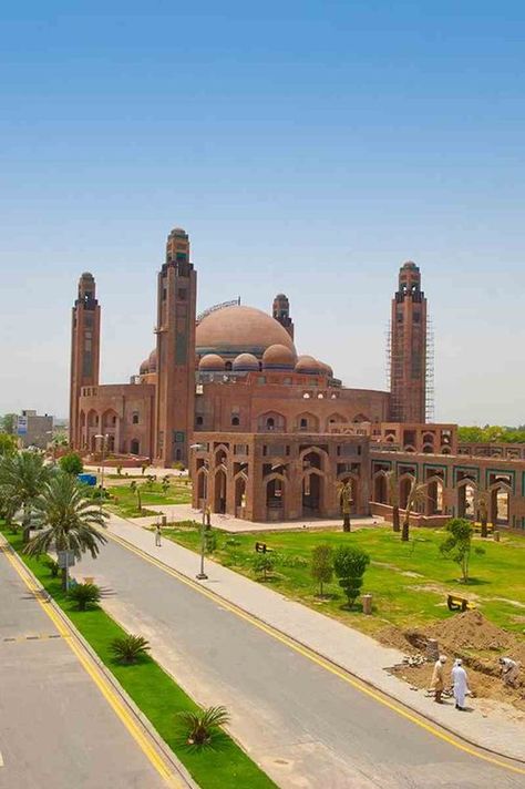 Grand Jamia Mosque, Bahria Town, Lahore, Pakistan: Pakistan Cities, Beautiful Mosque, Pakistan Culture, Beautiful Pakistan, Pakistan Travel, Bahria Town, Religious Architecture, Beautiful Mosques, Lahore Pakistan