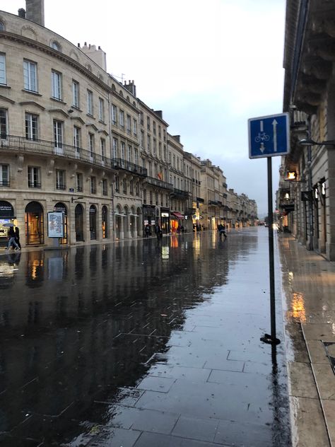 A beautiful rainy day in Bordeaux, France. Photo taken October 2018. Beautiful Rainy Day, French Life, Rainy Day Aesthetic, Aesthetic Core, Bordeaux France, Photo Insta, Rainy Season, Study Abroad, Rainy Day