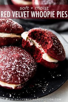 Whoopie Pie Filling, Whoopi Pies, Red Velvet Whoopie Pies, Whoopie Pie Recipe, Weight Watcher Desserts, Coconut Dessert, Velvet Cookies, Whoopie Pie, Mince Pie