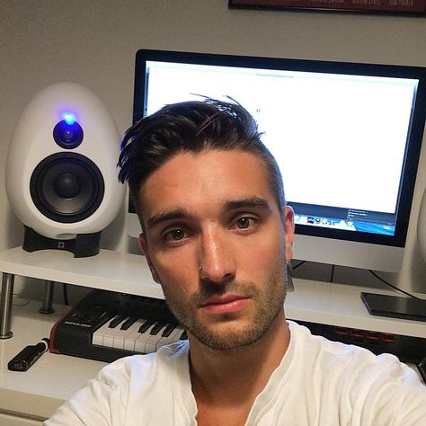 Working late in the studio! 🎼🎧 | Instagram Tom Parker, Stay Gold, Working Late, In The Studio, The Studio, Instagram Photo, On Instagram, Instagram