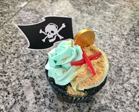 Pirate Cupcakes Easy, Pirates Of The Caribbean Cupcakes, Pirate Cupcakes Ideas, Pirate Party Cupcakes, Pirate Theme Cupcakes, Pirate Cupcake Ideas, Pirate Birthday Cupcakes, Pirates Cupcakes, Pirate Theme Cake