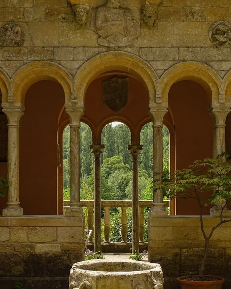 This garden felt like stepping into a Bridgerton dream - every corner whispers romance and timeless beauty🌹✨ ✨ All shot at 📍Iford Manor Gardens⁠ 🫶 —— #CotswoldsCharm #RomanticEscape Iford Manor, Manor Garden, Aesthetic Collection, Period Piece, History Taking, Romantic Escapes, I Passed, Winter Is Coming, Juno