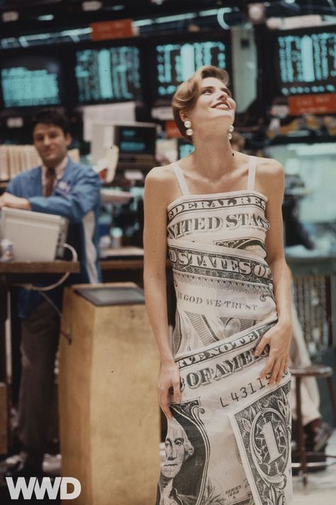 A model wears a dollar bill print dress by Christian Francis Roth at the New York Stock Exchange in 1990. Dollar Dress, Rare Fashion, Womens Wear Daily, Photography Magazine Cover, Runway Models, Beauty Editorial, Fashion Magazine, Fashion Photo, Fashion Models