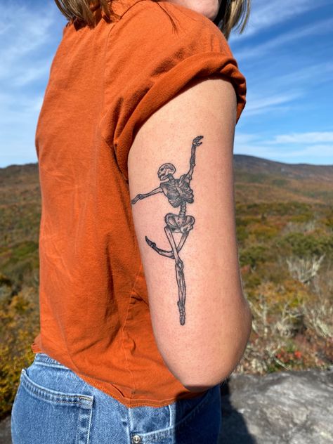 Dancing Skeleton Tattoo, Ballet Tattoos, Floral Skull Tattoos, Ballerina Tattoo, Empowerment Tattoo, Tattoo Skeleton, Dancer Tattoo, Tattoos Floral, Dance Tattoo