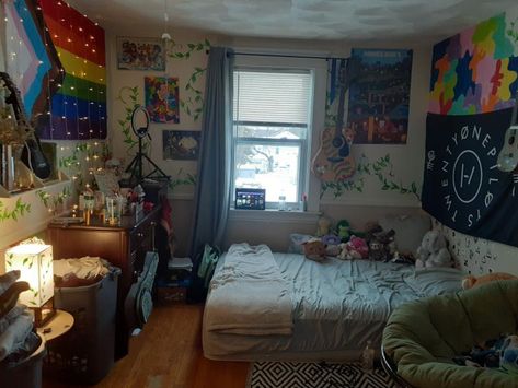 Gay Bedroom, Gay Room, Trans Tips, Dr Room, Room Reference, Pretty Bedrooms, Student Bedroom, Bedroom Things