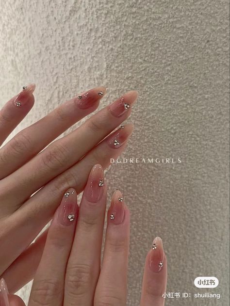 Korean Nails Inspo Aesthetic, Korea Gel Nails, Korean Inspo Nails, Pretty Nails Korean, Pretty Korean Nails, Elegant Nails Korean, Gel Nails Korean Style, Gel Nails Douyin, Douyin Nails Aesthetic